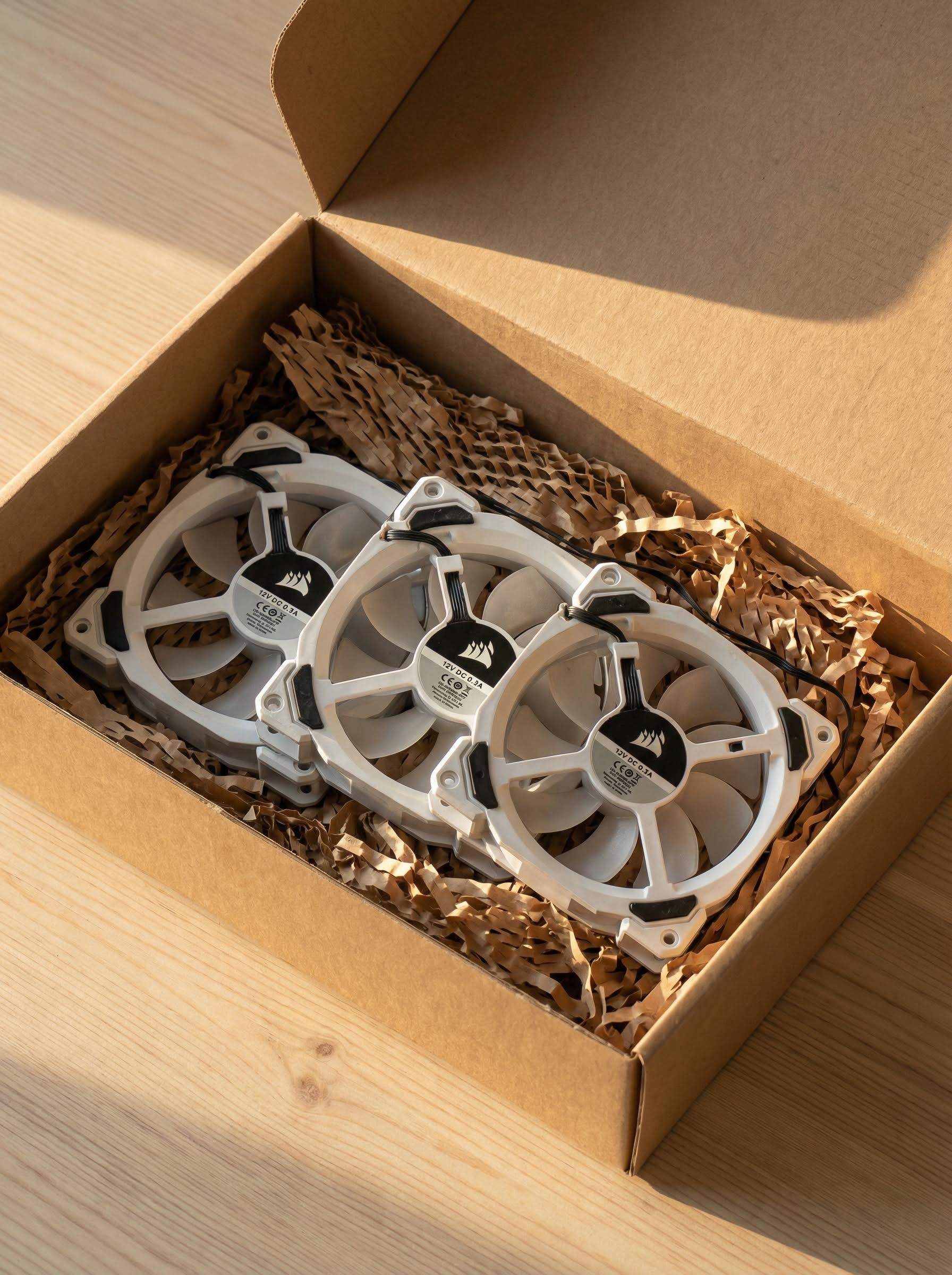 Corsair LL120 RGB - Lot de 6 ventilateurs + Hub RGB - Reconditionnés